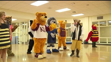 Mascot Performers and the Art of Nonverbal Communication